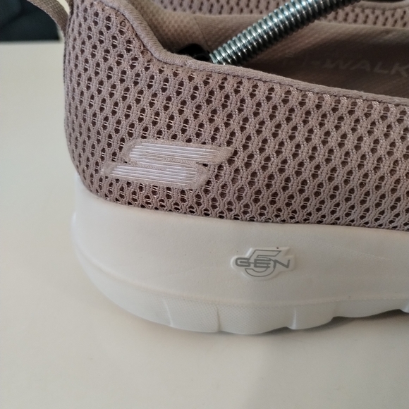 Skechers Women's  Goga Max sneakers - Picture 4 of 11